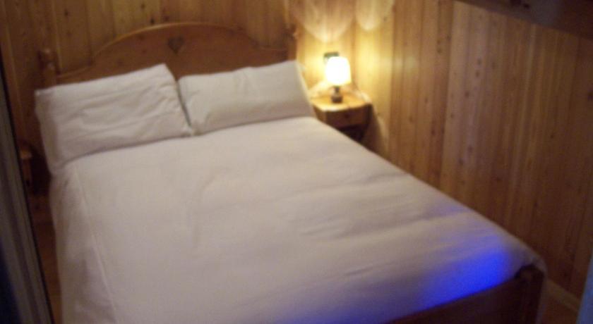 L' Aroula Rooms & Restaurant Champoluc Quarto foto